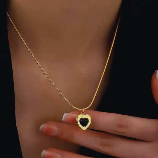 Luxeuria Luxe Black Heart Pendant Necklace – Stainless Steel