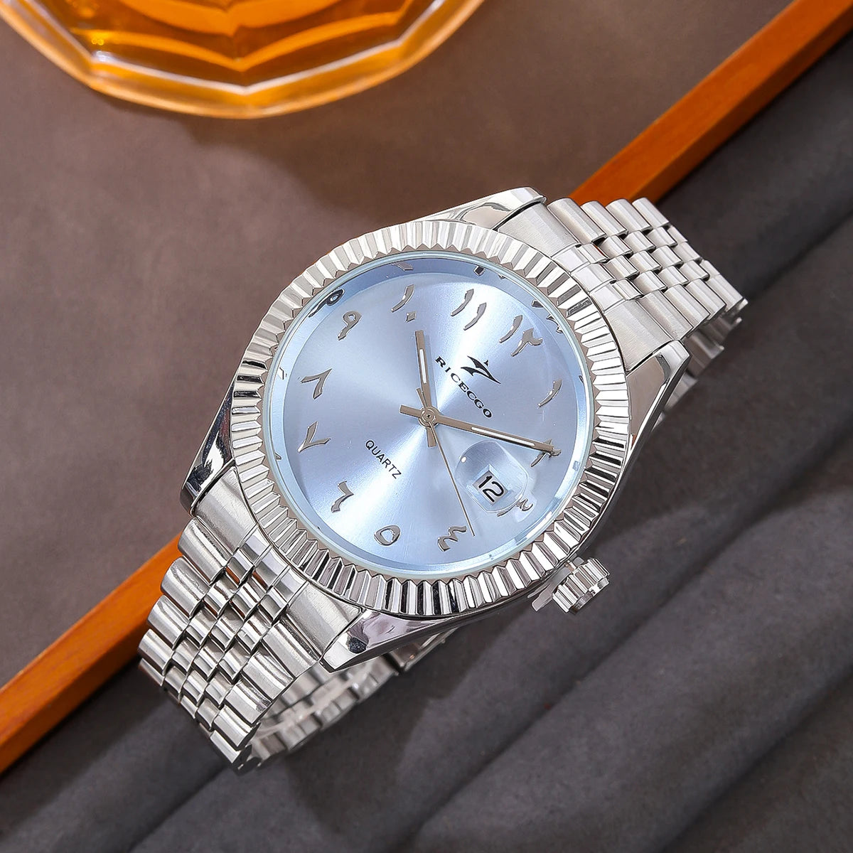 Luxeuria Luxe Men’s Calendar Stainless Steel Watch
